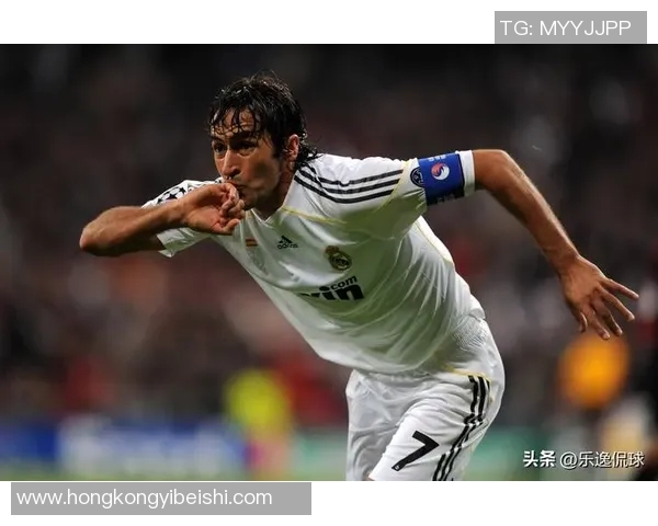 天下足球巅峰球星的崛起与传奇 谁才是真正的足坛王者