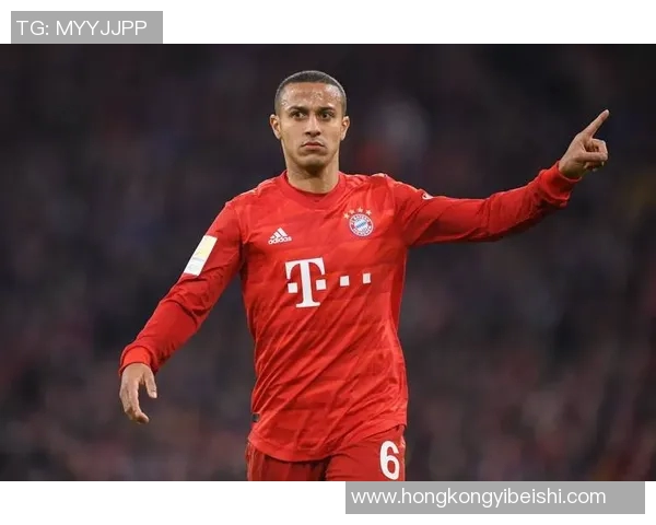 足球传奇球星解说风采全揭秘 重温经典瞬间与精彩赛场背后故事