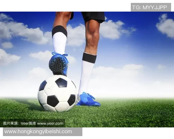 足球巨星脚大小揭秘：不同球员足部尺寸如何影响技术表现与场上表现